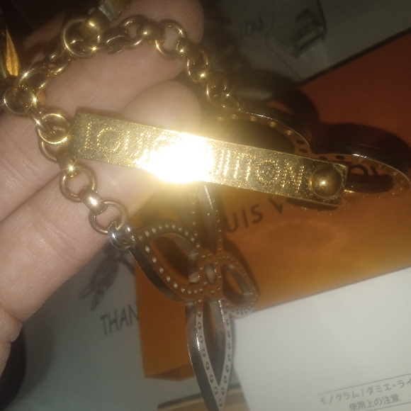 Louis Vuitton key chain - Picture 3 of 3